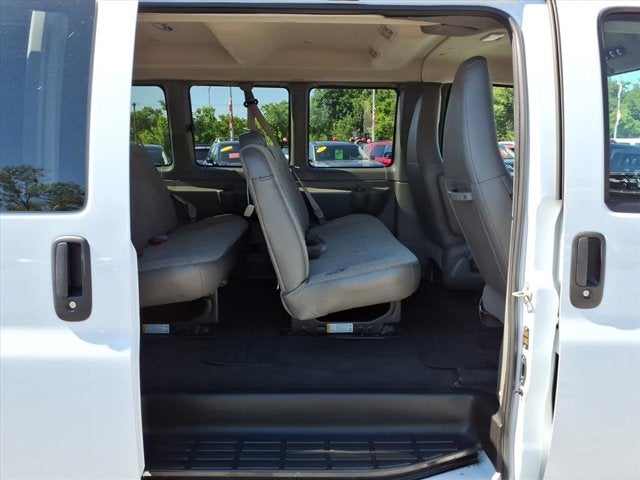 2025 Chevrolet Express LT Passenger