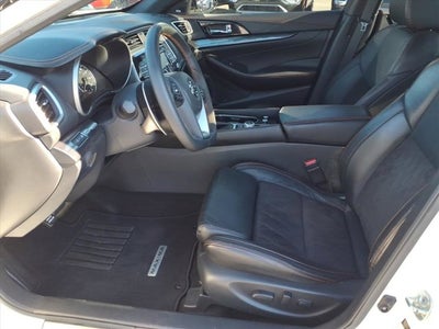 2022 Nissan Maxima SR