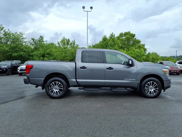2024 Nissan Titan SV