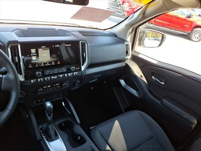 2025 Nissan Frontier SV