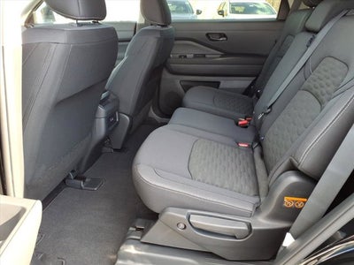 2025 Nissan Pathfinder S