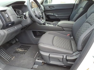 2025 Nissan Pathfinder S