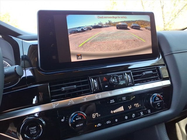 2026 Nissan Pathfinder SV
