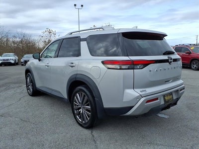 2023 Nissan Pathfinder SL