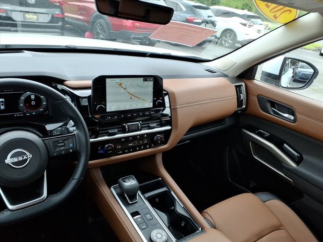 2025 Nissan Pathfinder Platinum
