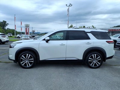 2025 Nissan Pathfinder Platinum