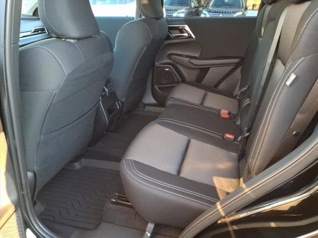 2025 Mitsubishi Outlander ES