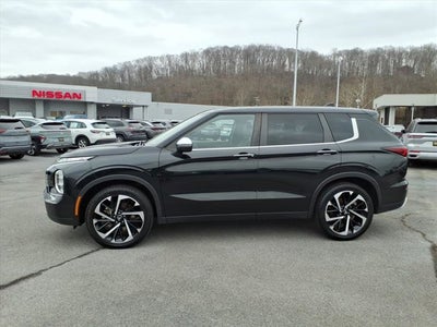 2023 Mitsubishi Outlander SE