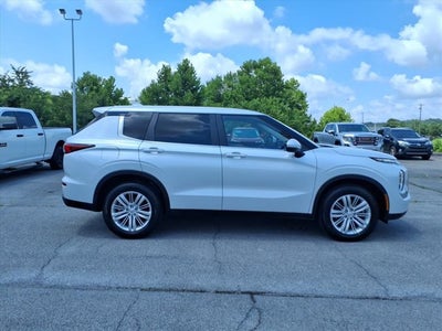 2024 Mitsubishi Outlander ES
