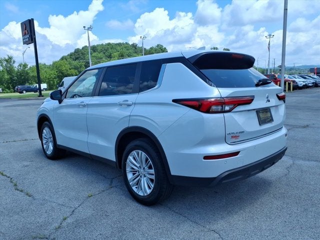 2024 Mitsubishi Outlander ES