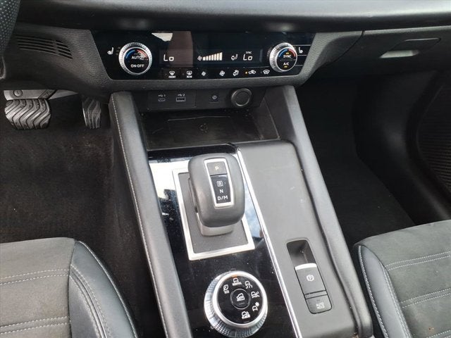 2022 Mitsubishi Outlander SE