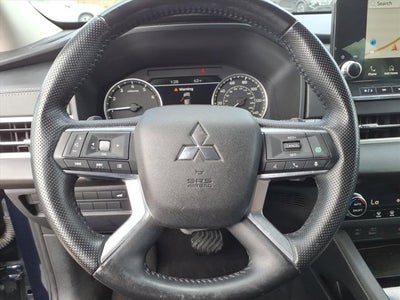 2022 Mitsubishi Outlander SE