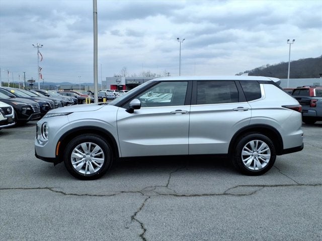 2026 Mitsubishi Outlander ES