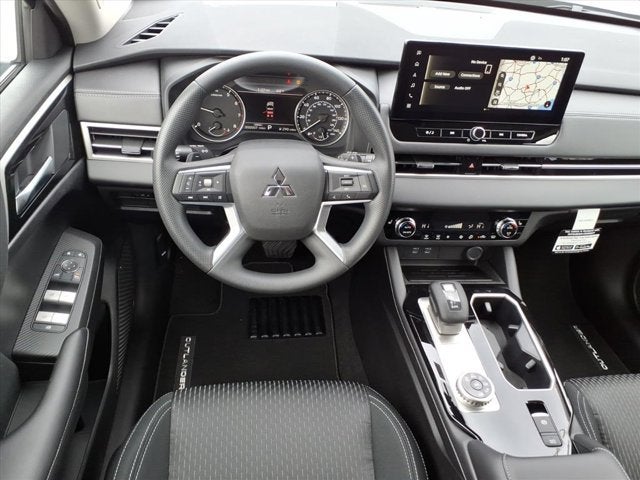 2026 Mitsubishi Outlander ES