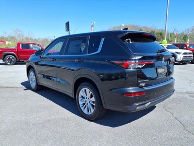 2026 Mitsubishi Outlander ES