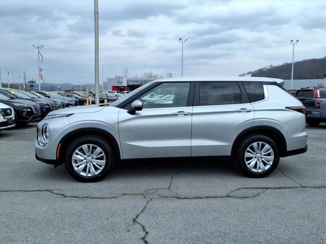 2026 Mitsubishi Outlander ES