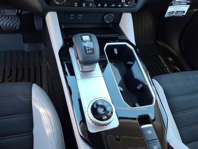 2025 Mitsubishi Outlander SE