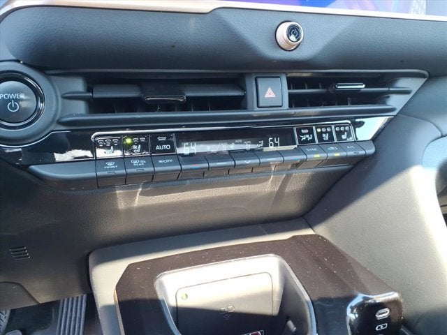 2025 Toyota Crown Signia Limited