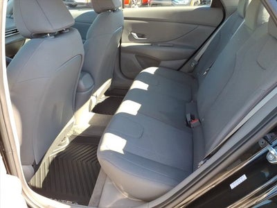 2023 Hyundai ELANTRA SE